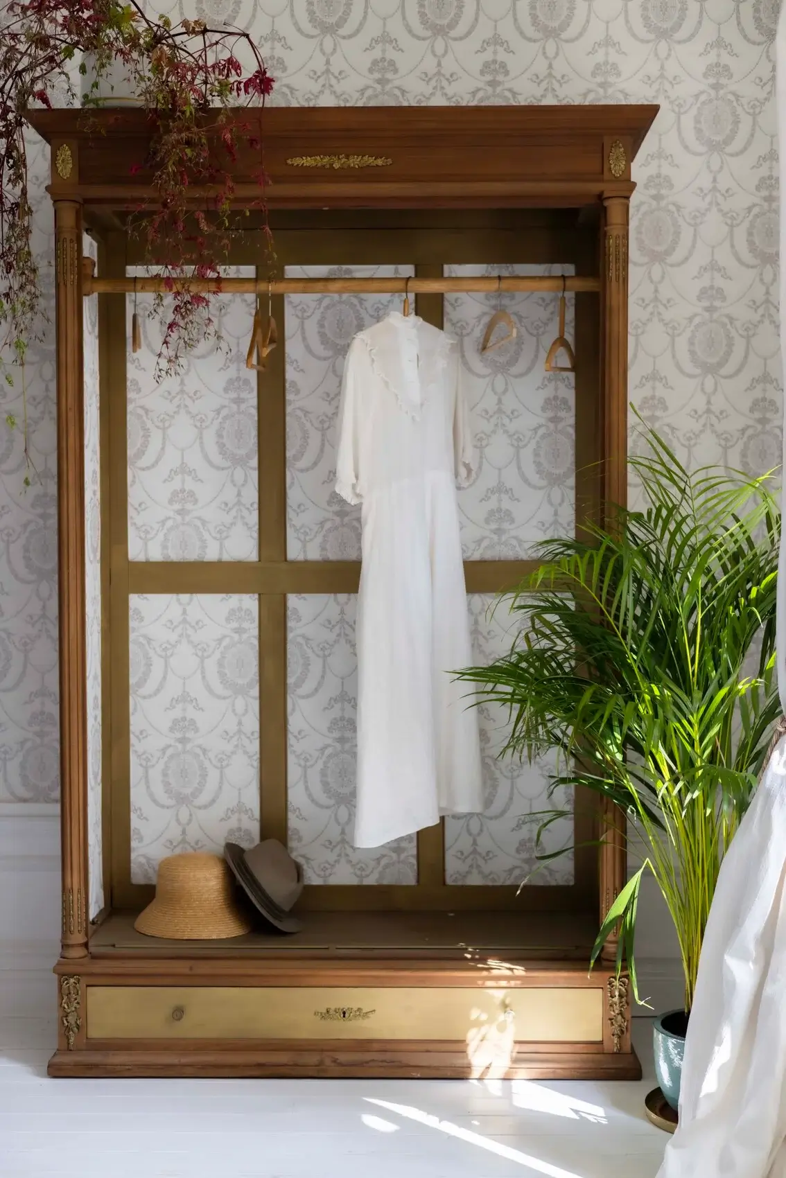 Anaïs Room at Château Le Bas Bleu - Wardrobe